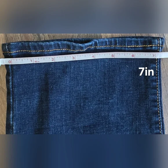 Levi's Size 16W Womens Dark Wash Blue Jeans Straight Cut - Picture 10 of 10